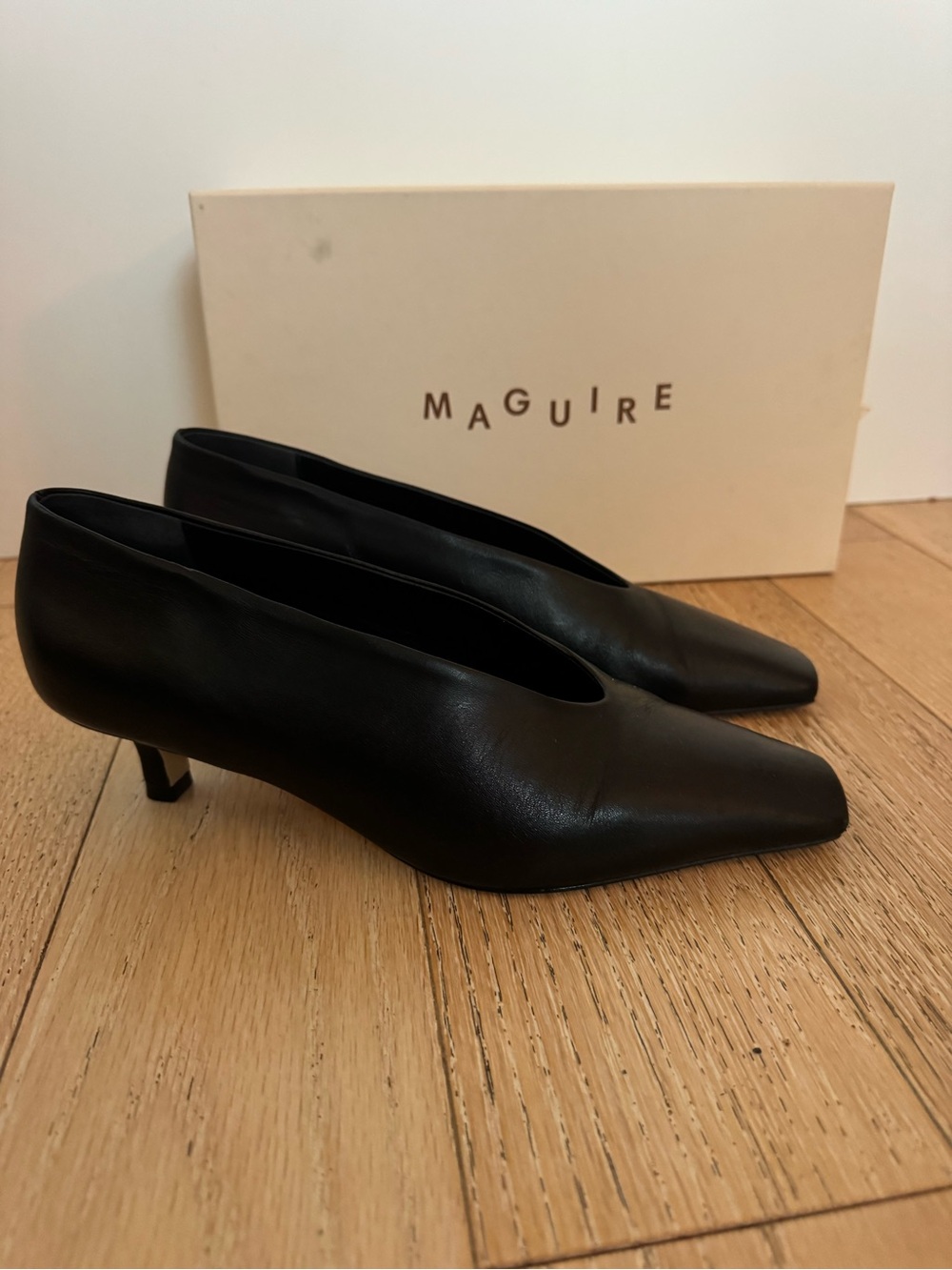 Mariana black pump Maguire
